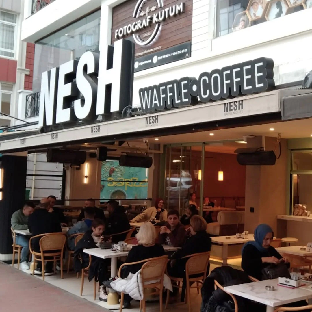 Nesh Waffle – Burger -  Coffee